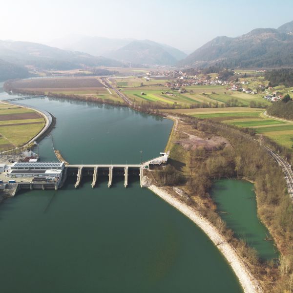 Hydroelectric Power How Moving Water Generates Electricity